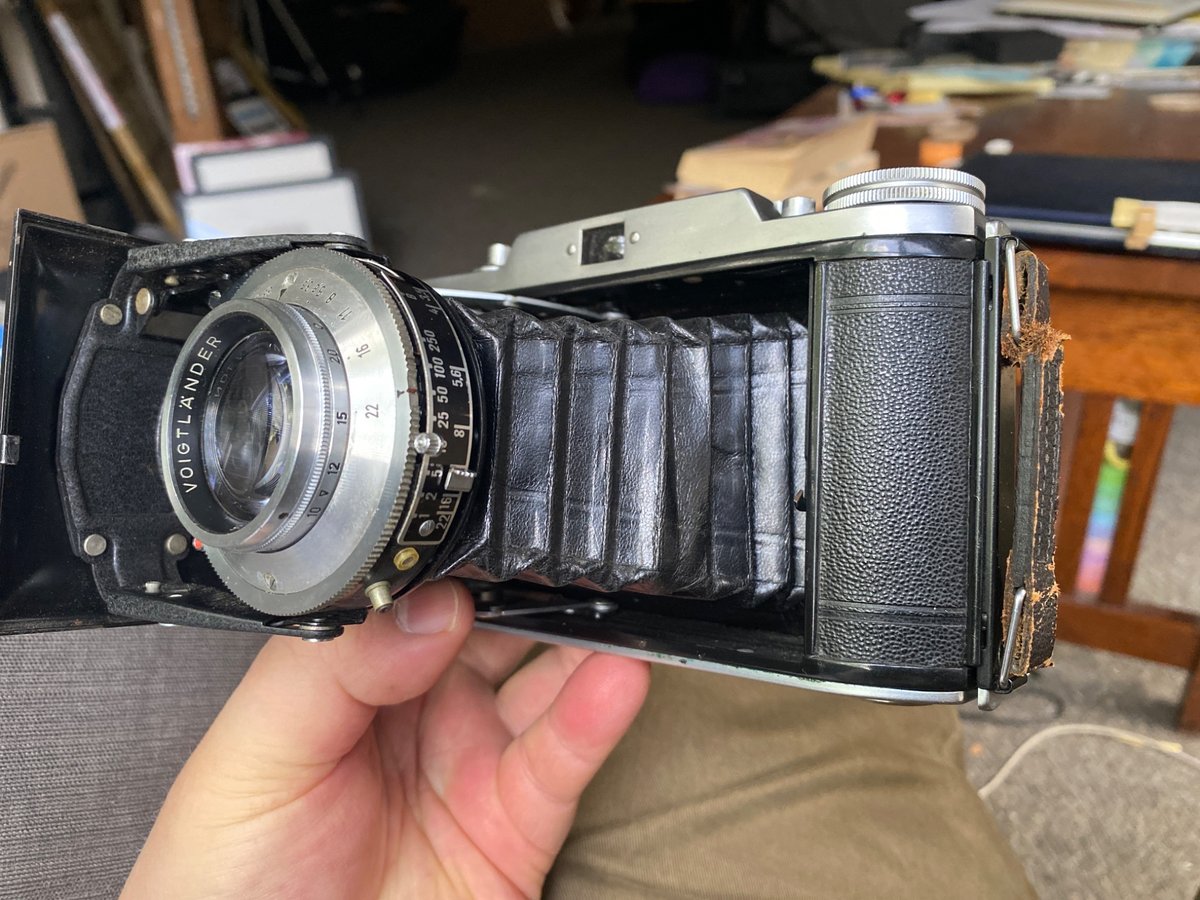 Voigtländer Bessa I 6x9, open in my hand.
